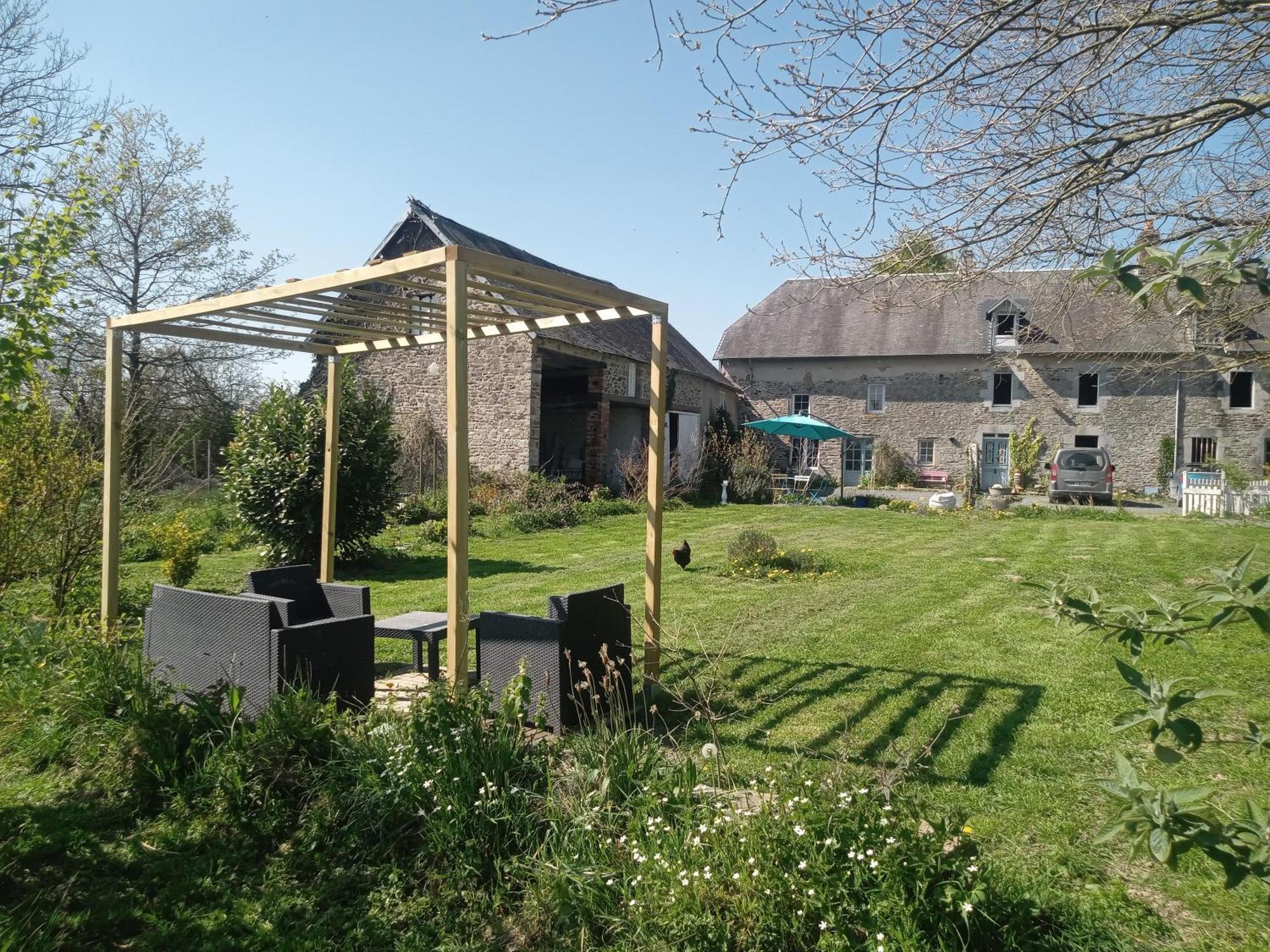 La Bicyclette Bleue Bed and Breakfast Montpinchon Eksteriør billede